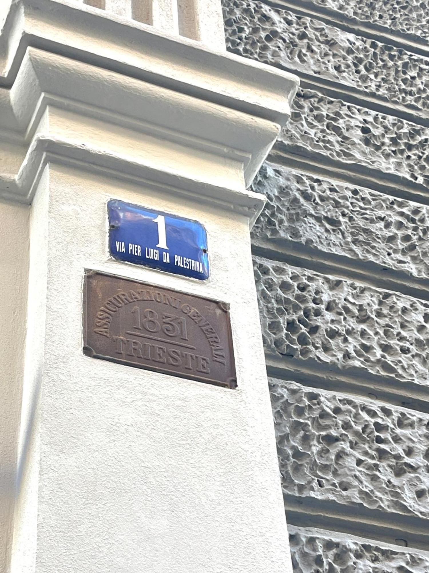 Apartment City Center Триест Екстериор снимка